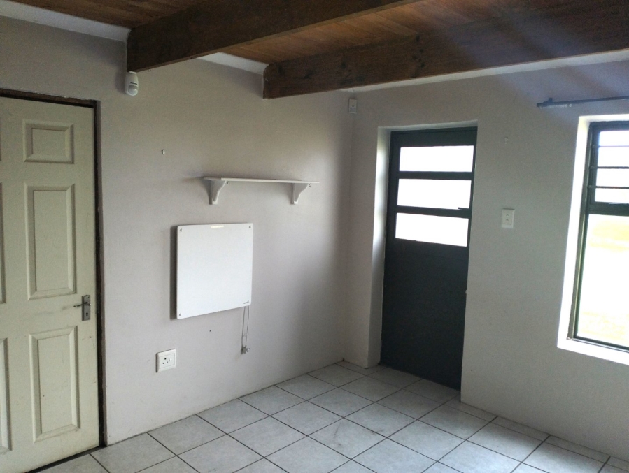 To Let 2 Bedroom Property for Rent in Aalwyndal Western Cape